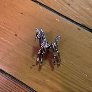 VINTAGE Silver tone BEAUTIFUL HORSE lapel pin brooch equestrian Western HORSES